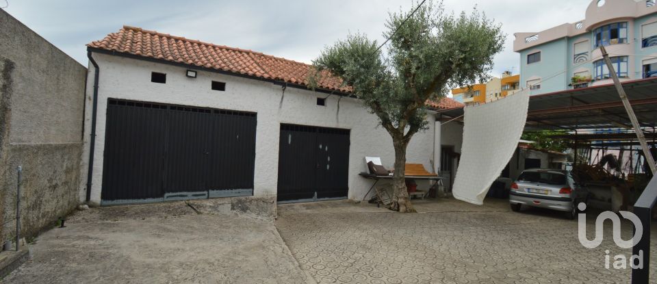 Lodge T6 in Miranda do Corvo of 250 m²