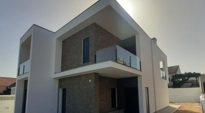 House T4 in Fernão Ferro of 226 m²