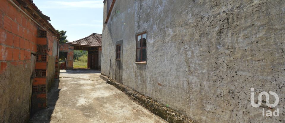 Casa de aldeia T2 em Alvorge de 128 m²