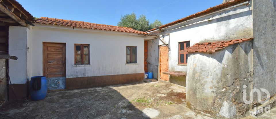 Casa de aldeia T2 em Alvorge de 128 m²