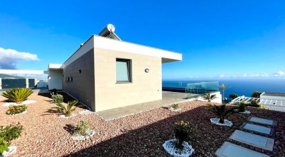 Lodge T3 in Prazeres of 829 m²