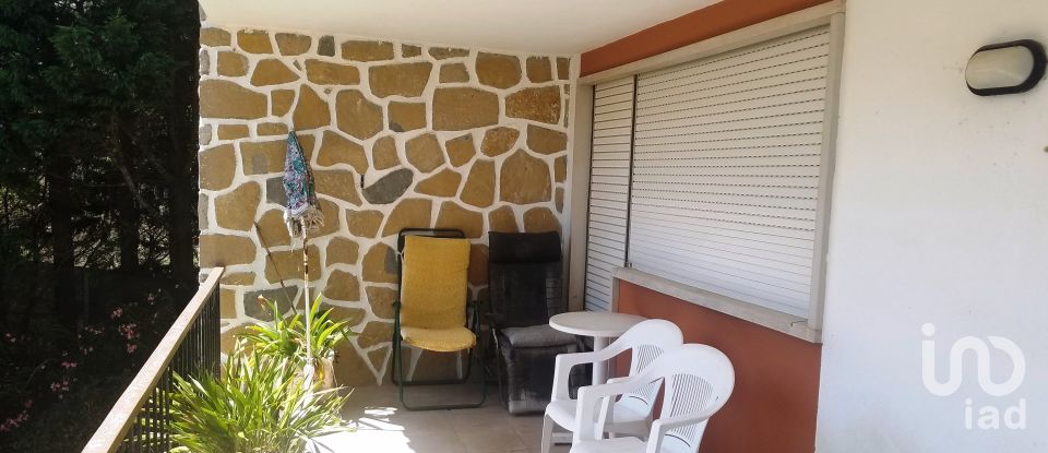 Casa tradicional T6 em Atouguia da Baleia de 315 m²