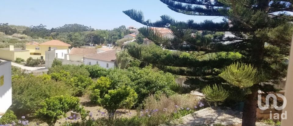 Casa tradicional T6 em Atouguia da Baleia de 315 m²