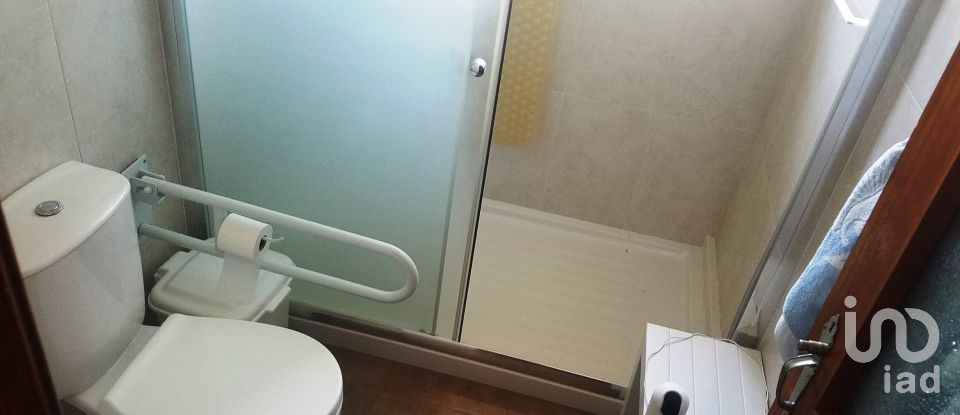 Casa tradicional T6 em Atouguia da Baleia de 315 m²