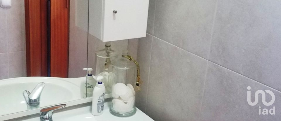 Casa tradicional T6 em Atouguia da Baleia de 315 m²