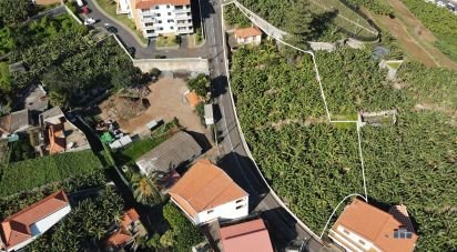 Land in Câmara de Lobos of 2,110 m²