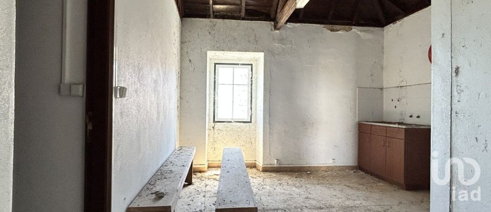 Ferme T8 à Romeira e Várzea de 1 500 m²