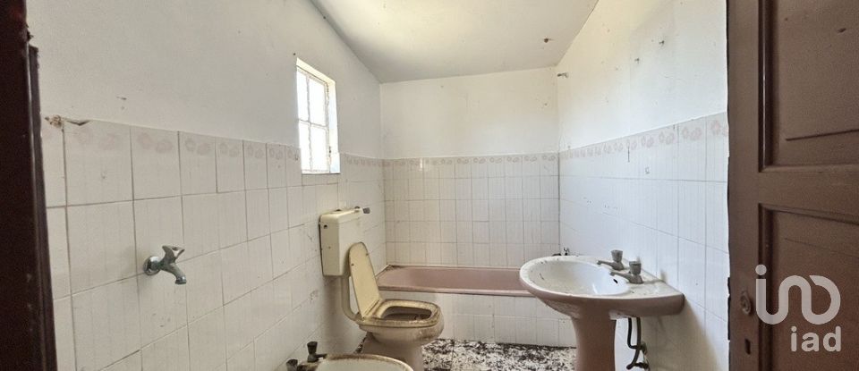 Ferme T8 à Romeira e Várzea de 1 500 m²