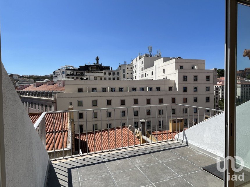 Apartment T2 in Santa Maria Maior of 117 m²