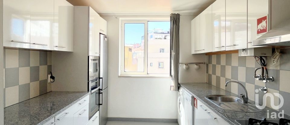 Apartment T2 in Santa Maria Maior of 117 m²