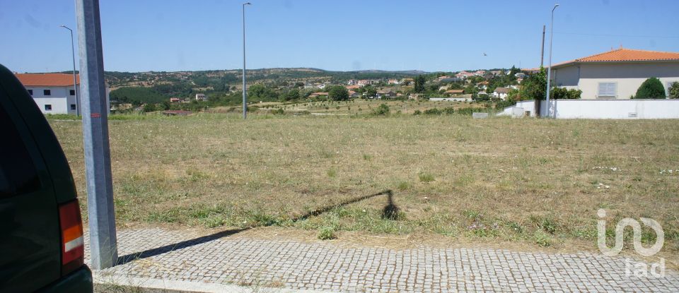 Land in Carrazedo de Montenegro e Curros of 301 m²