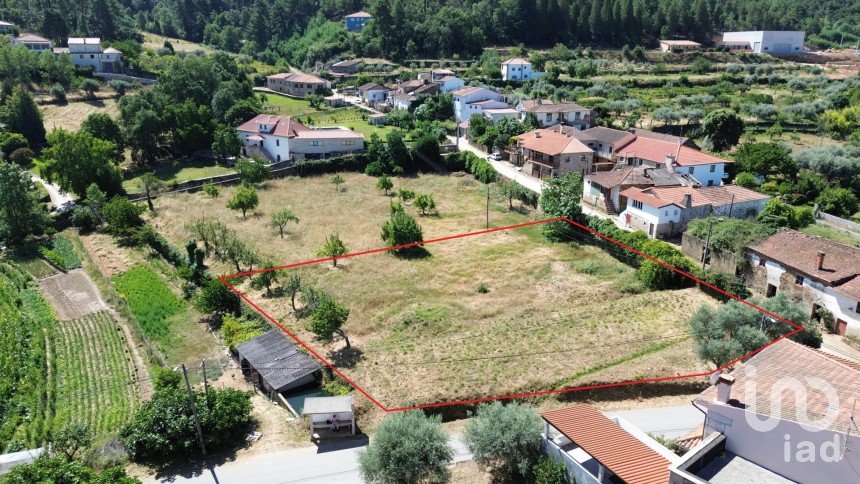 Land in Vilar de Nantes of 1,950 m²