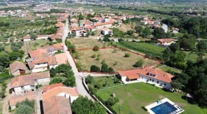 Terrain à Vilar de Nantes de 2 950 m²