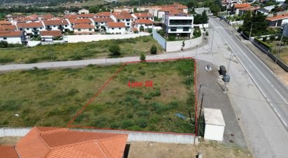 Terrain à Vilar de Nantes de 783 m²