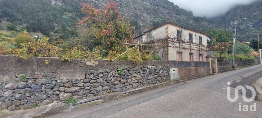 Maison T2 à Curral das Freiras de 118 m²