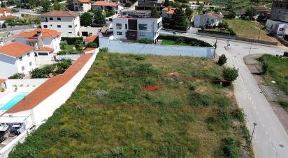 Terrain à Vilar de Nantes de 705 m²