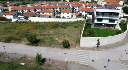 Terrain à Vilar de Nantes de 705 m²