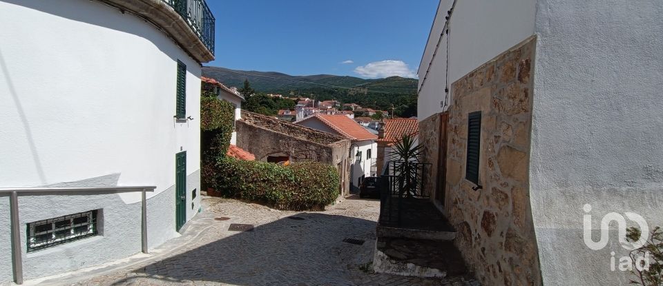 Lodge T0 in Gouveia of 177 m²