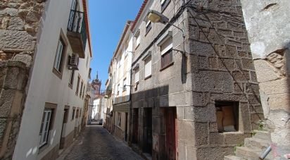 Bâtiment à Gouveia de 240 m²