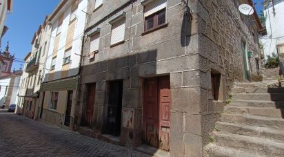 Bâtiment à Gouveia de 240 m²