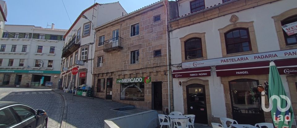 Immeuble à Gouveia de 240 m²