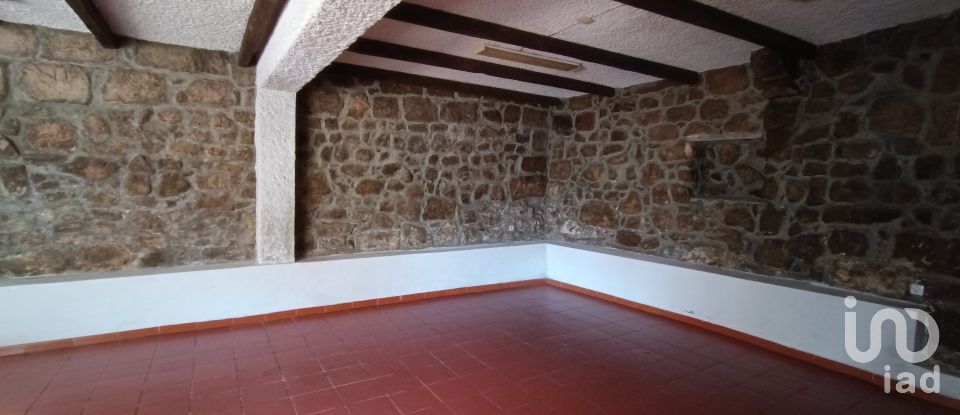 Immeuble à Gouveia de 240 m²