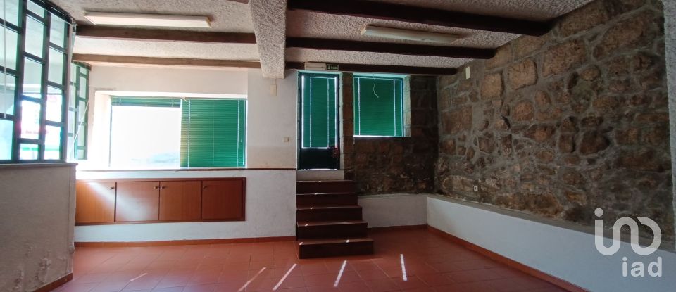 Immeuble à Gouveia de 240 m²