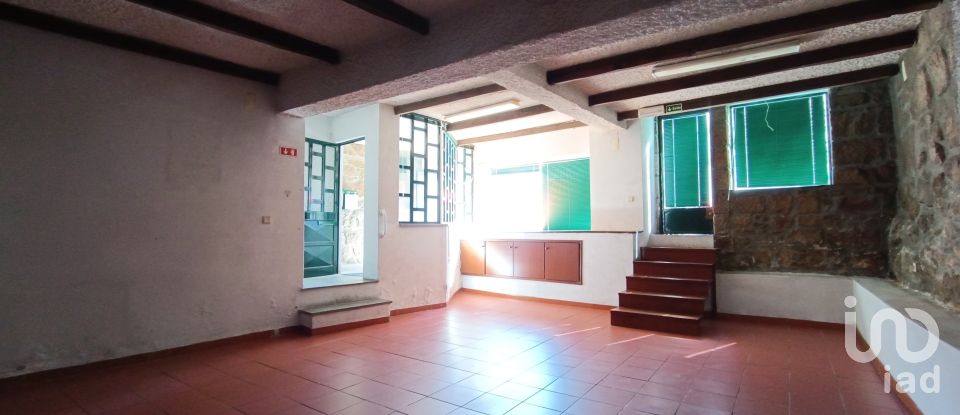 Immeuble à Gouveia de 240 m²