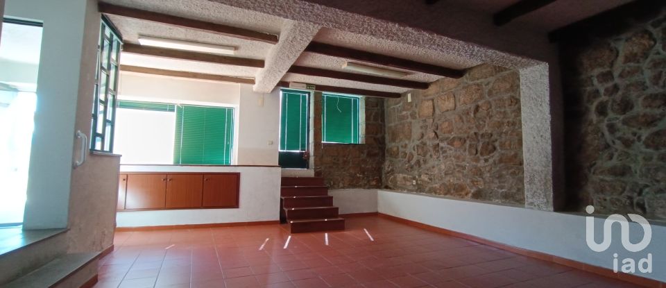 Immeuble à Gouveia de 240 m²