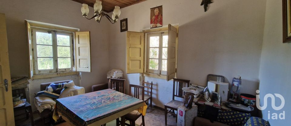 Maison de village T0 à Santo Isidoro de 163 m²