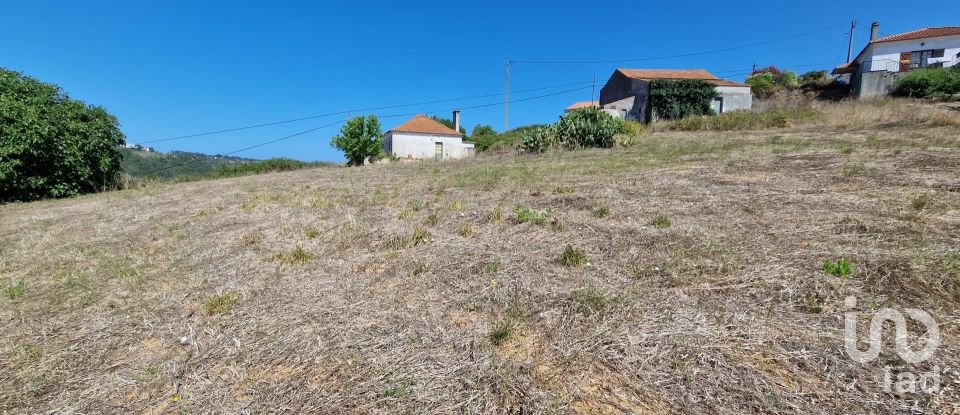 Maison de village T0 à Santo Isidoro de 163 m²