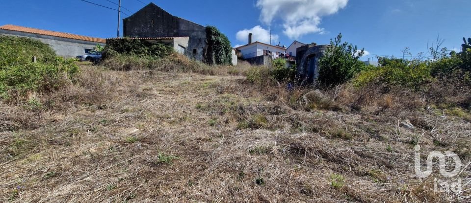Maison de village T0 à Santo Isidoro de 163 m²