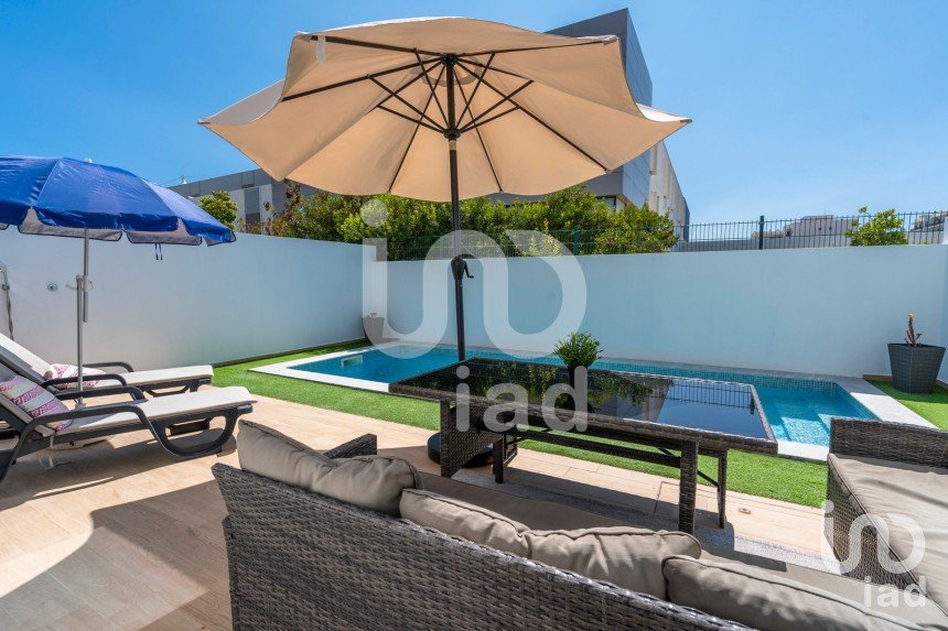 Casa T3 em Olhão de 182 m²