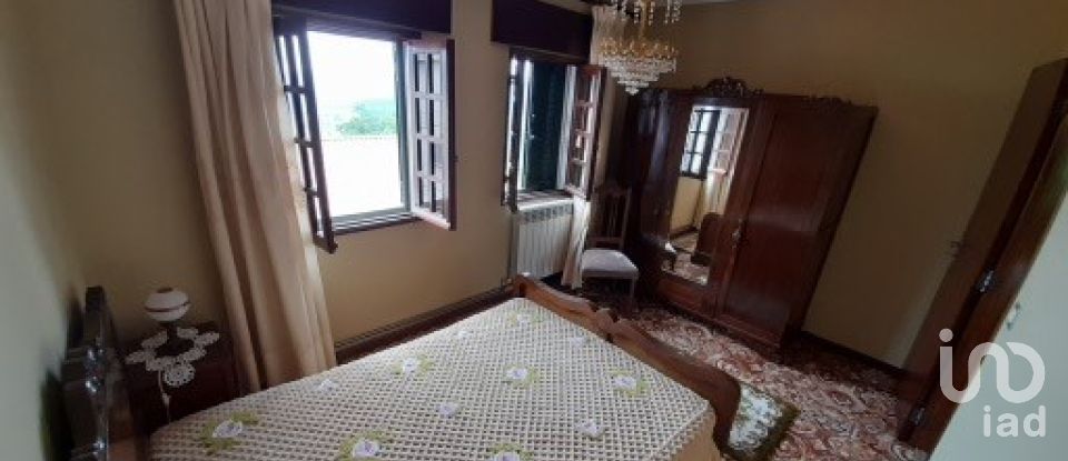 Maison de village T3 à Cristoval de 140 m²