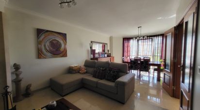 House T5 in Charneca De Caparica E Sobreda of 162 m²