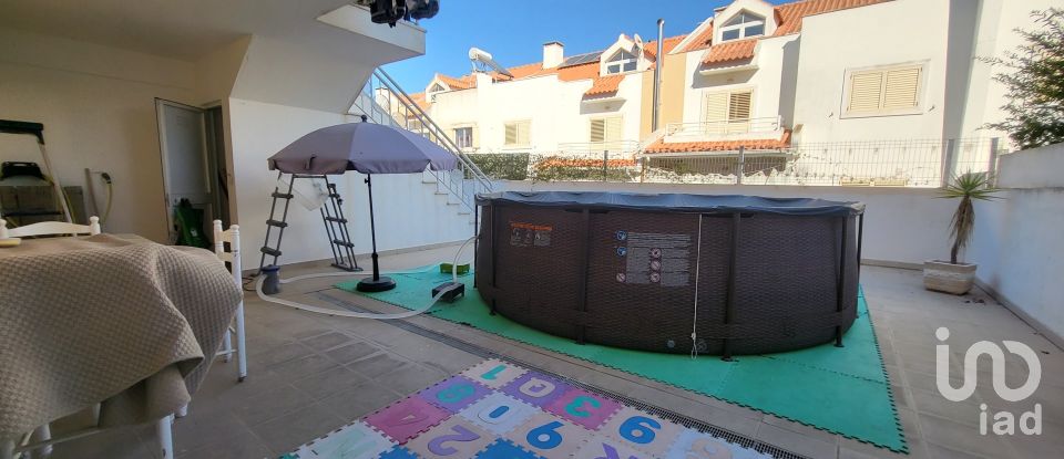 Moradia T5 em Charneca De Caparica E Sobreda de 162 m²