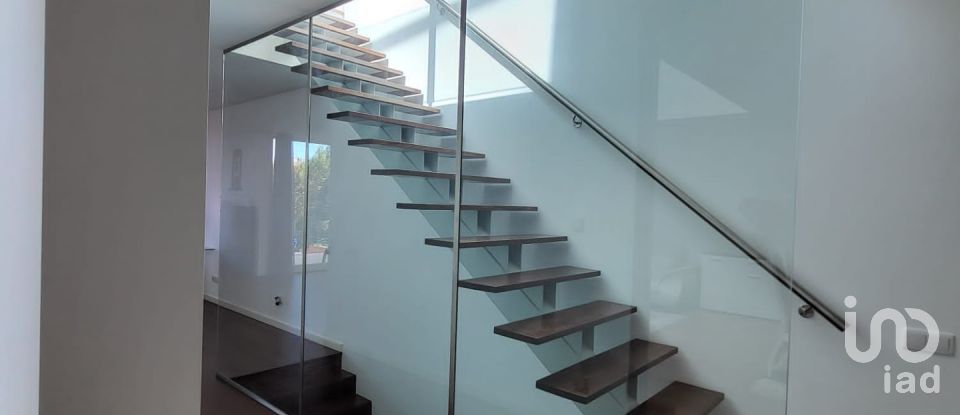 Moradia T4 em Cascais e Estoril de 251 m²