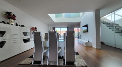 House T4 in Cascais e Estoril of 251 m²