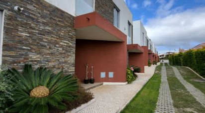 House T4 in Cascais e Estoril of 251 m²