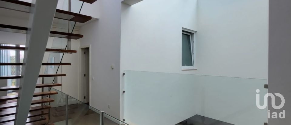Moradia T4 em Cascais e Estoril de 251 m²