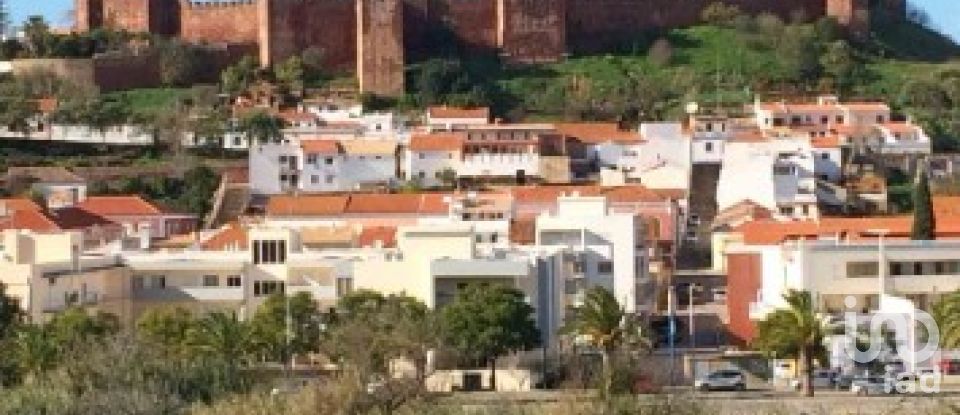 Terrain à São Bartolomeu de Messines de 582 m²