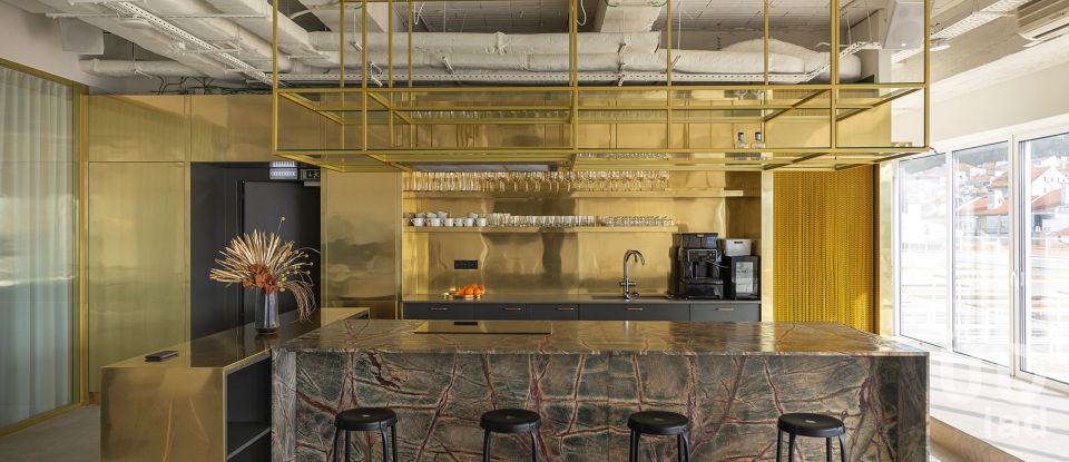 Boutique/Local commercial à Arroios de 250 m²