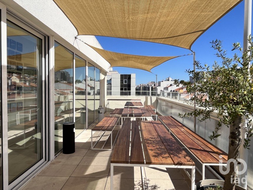 Boutique/Local commercial à Arroios de 250 m²