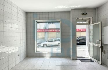 Boutique/Local commercial à Lordelo Do Ouro E Massarelos de 85 m²