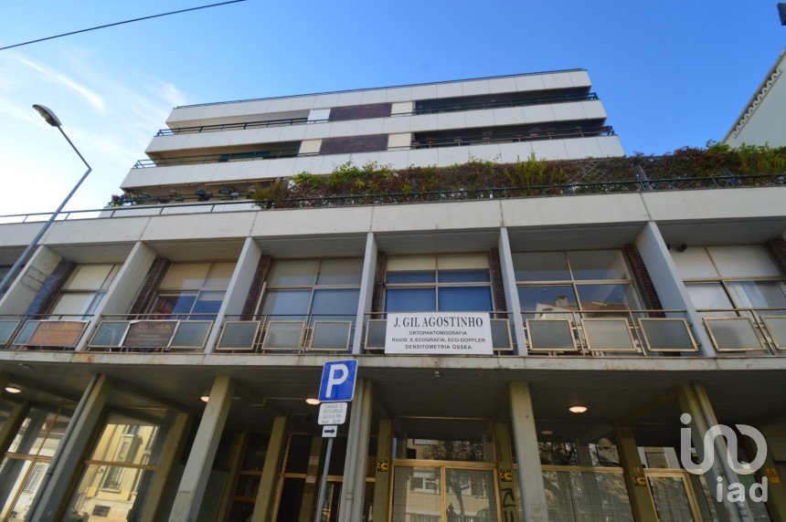 Loja / Estabelecimento Comercial em Coimbra (Sé Nova, Santa Cruz, Almedina e São Bartolomeu) de 101 m²
