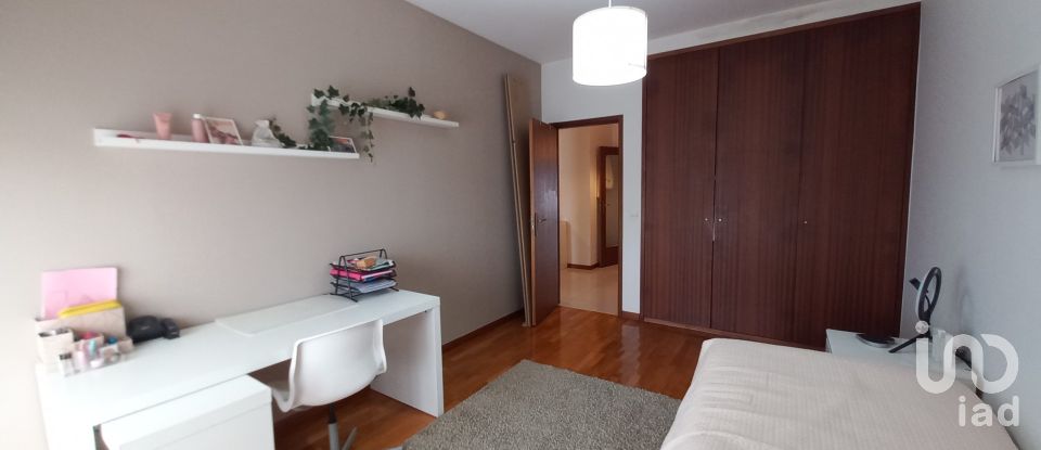Apartment T3 in Barcelos, Vila Boa e Vila Frescainha (São Martinho e São Pedro) of 140 m²