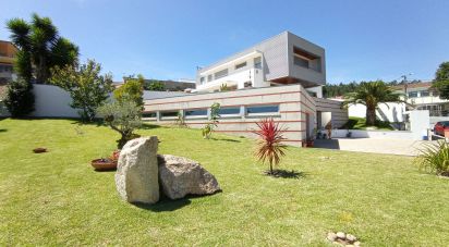 Casa T5 em Palmeira de Faro e Curvos de 478 m²