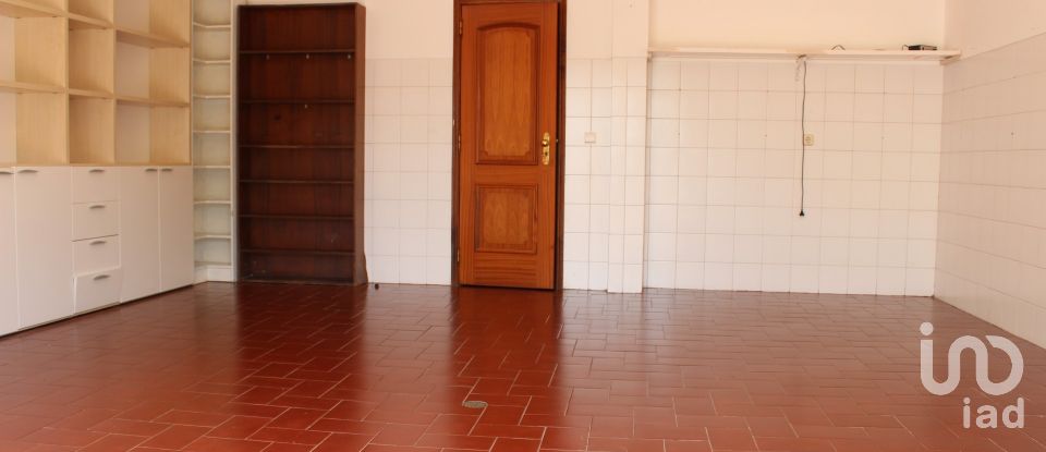 Lodge T6 in Sintra (Santa Maria e São Miguel, São Martinho e São Pedro de Penaferrim) of 352 m²