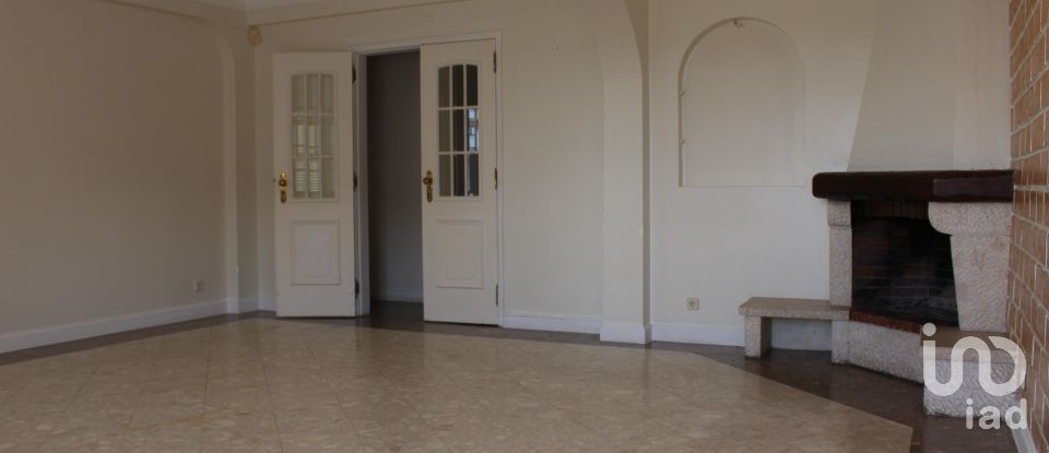 Lodge T6 in Sintra (Santa Maria e São Miguel, São Martinho e São Pedro de Penaferrim) of 352 m²