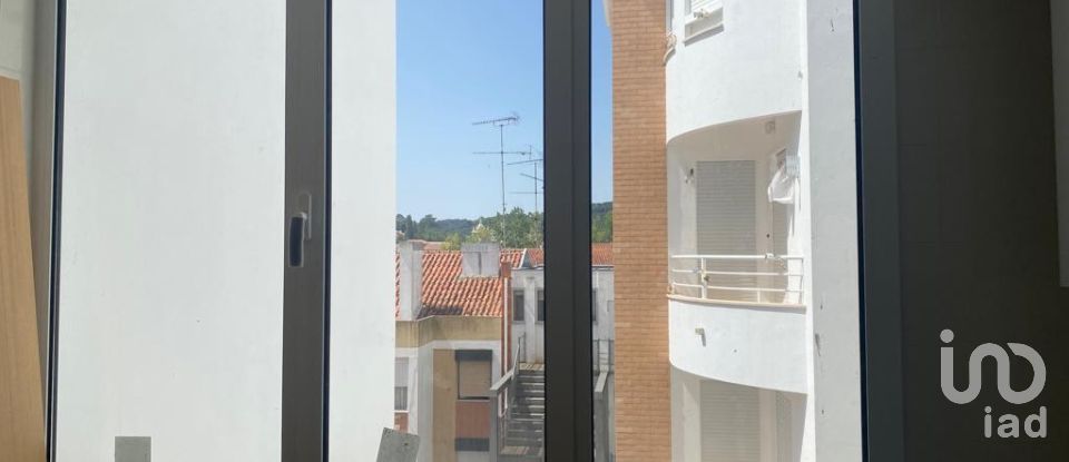 Appartement T2 à Alcobaça e Vestiaria de 68 m²